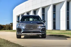 BMW X7 - nuove foto - 2