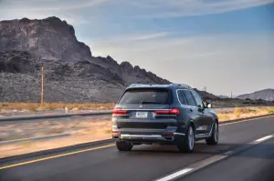 BMW X7 - nuove foto - 107