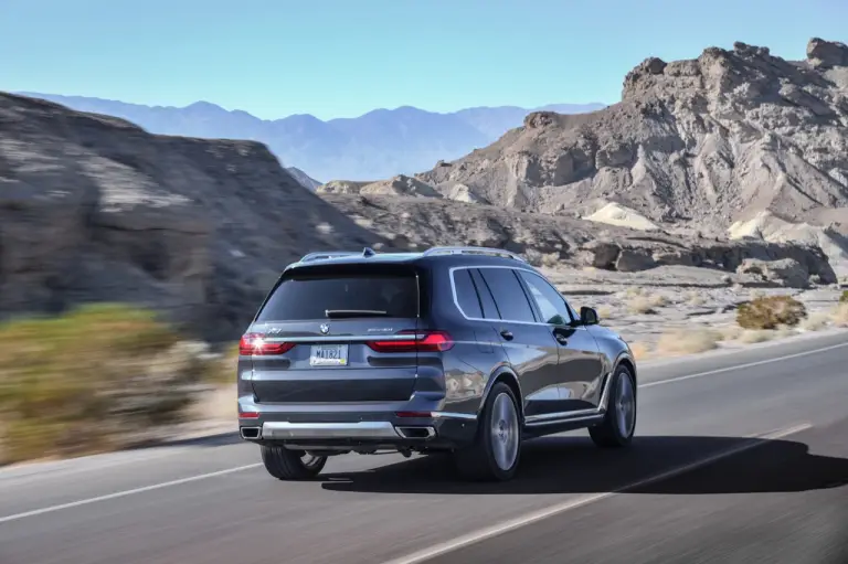 BMW X7 - nuove foto - 108