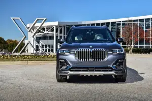 BMW X7 - nuove foto