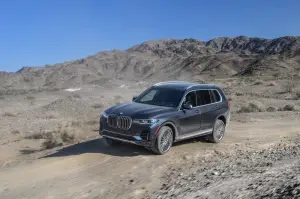 BMW X7 - nuove foto
