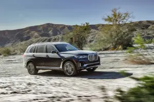 BMW X7 - nuove foto