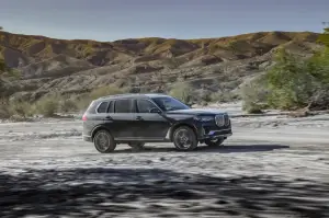 BMW X7 - nuove foto