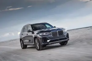 BMW X7 - nuove foto - 129