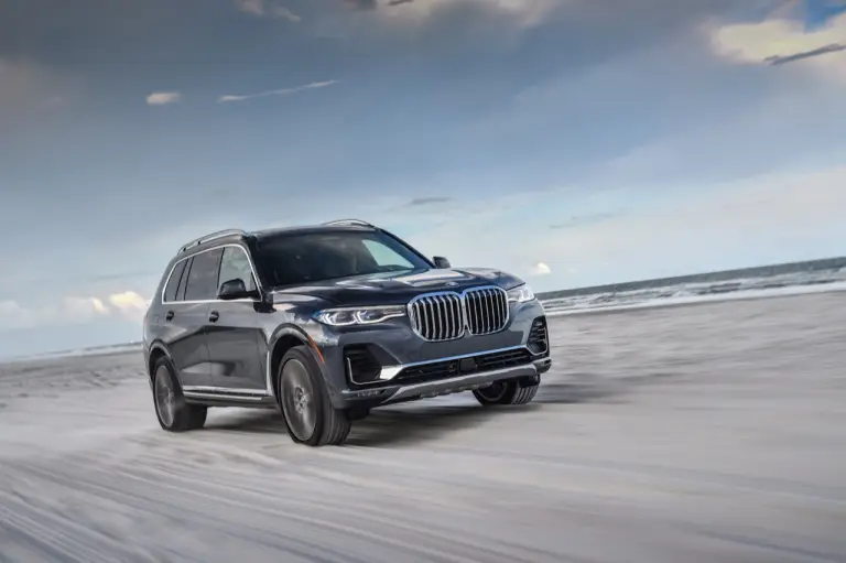 BMW X7 - nuove foto - 132