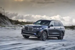 BMW X7 - nuove foto