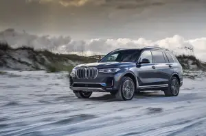 BMW X7 - nuove foto