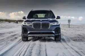 BMW X7 - nuove foto
