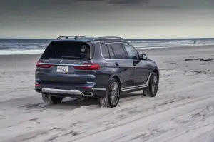 BMW X7 - nuove foto