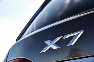 BMW X7 - nuove foto