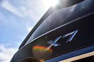 BMW X7 - nuove foto