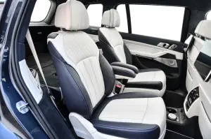 BMW X7 - nuove foto