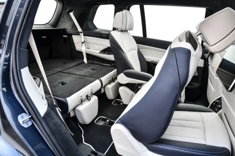 BMW X7 - nuove foto - 143