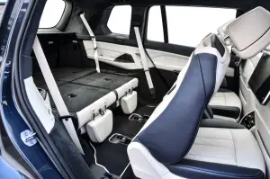 BMW X7 - nuove foto