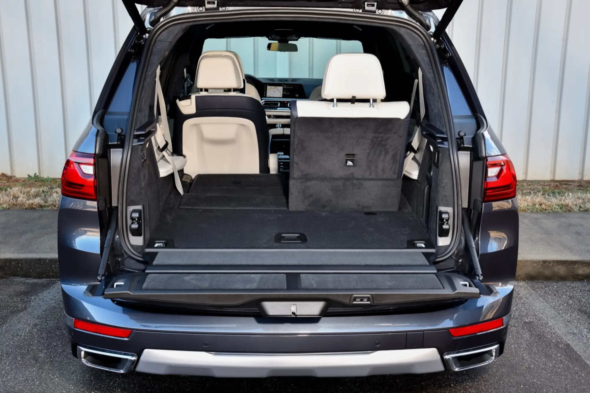 BMW X7 - nuove foto - 152