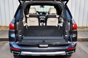 BMW X7 - nuove foto