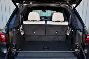 BMW X7 - nuove foto