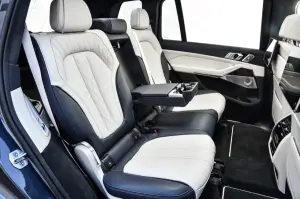 BMW X7 - nuove foto