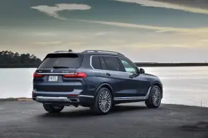 BMW X7 - nuove foto