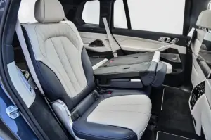 BMW X7 - nuove foto