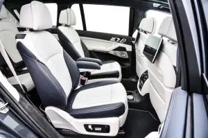 BMW X7 - nuove foto