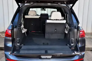 BMW X7 - nuove foto