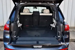 BMW X7 - nuove foto