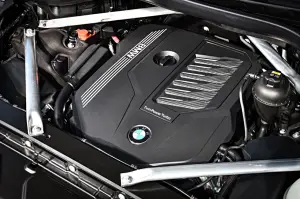 BMW X7 - nuove foto