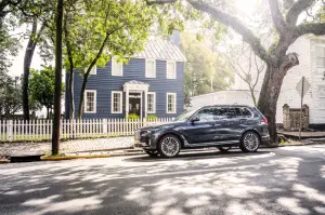 BMW X7 - nuove foto