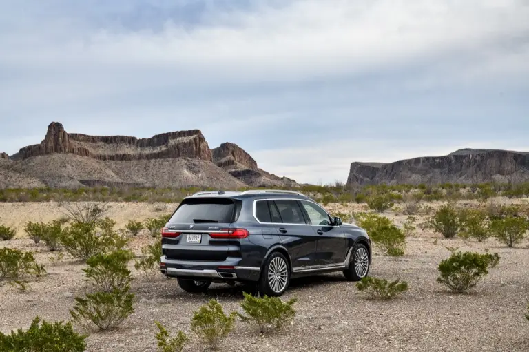 BMW X7 - nuove foto - 182