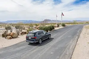 BMW X7 - nuove foto