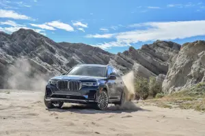 BMW X7 - nuove foto