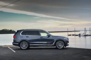 BMW X7 - nuove foto