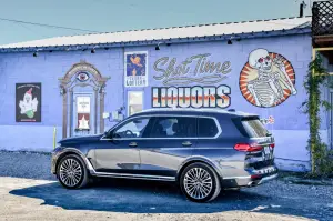 BMW X7 - nuove foto