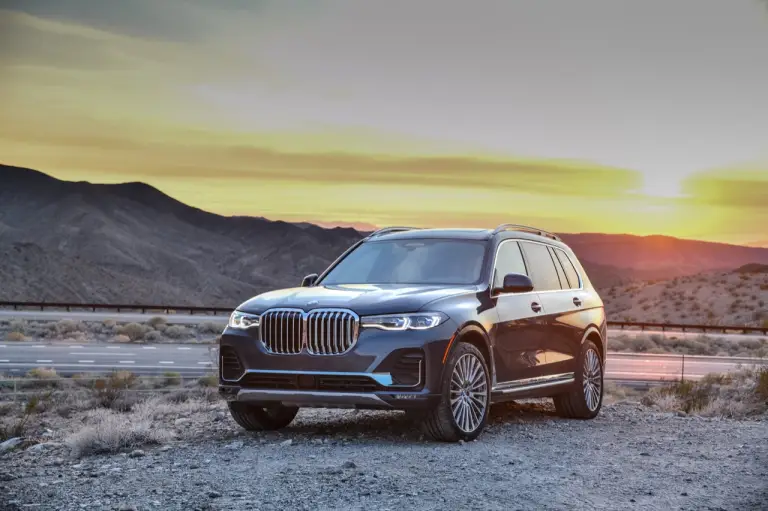 BMW X7 - nuove foto - 45