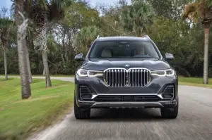 BMW X7 - nuove foto