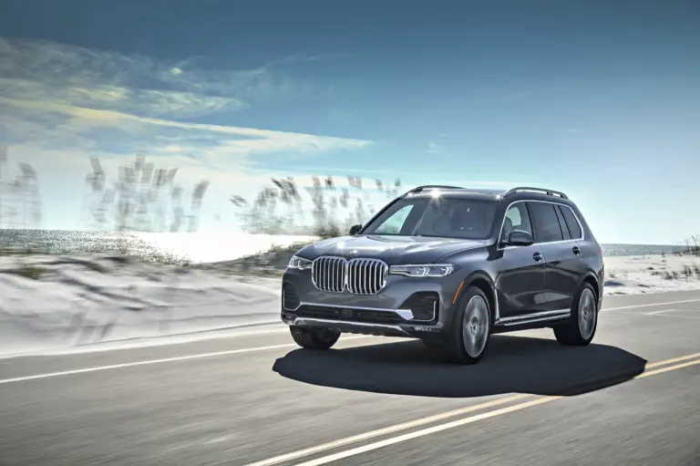 BMW X7 - nuove foto - 49