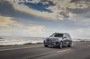 BMW X7 - nuove foto