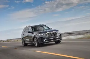 BMW X7 - nuove foto - 58