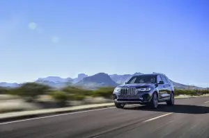 BMW X7 - nuove foto - 66