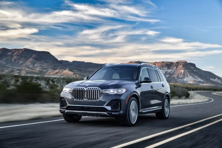 BMW X7 - nuove foto - 71