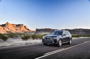 BMW X7 - nuove foto