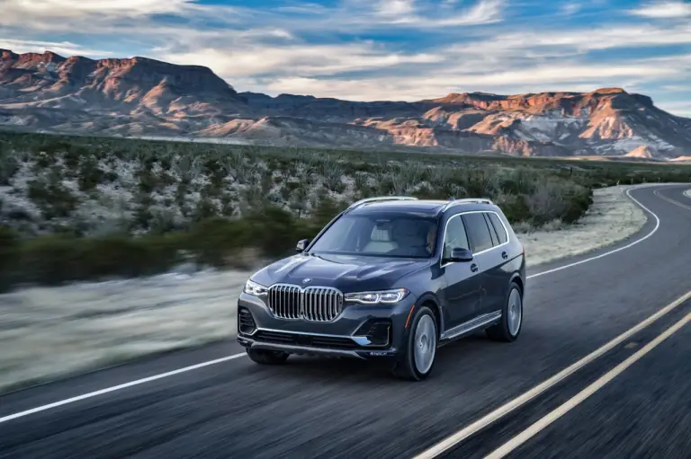 BMW X7 - nuove foto - 74