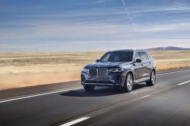 BMW X7 - nuove foto - 79