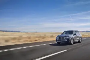 BMW X7 - nuove foto