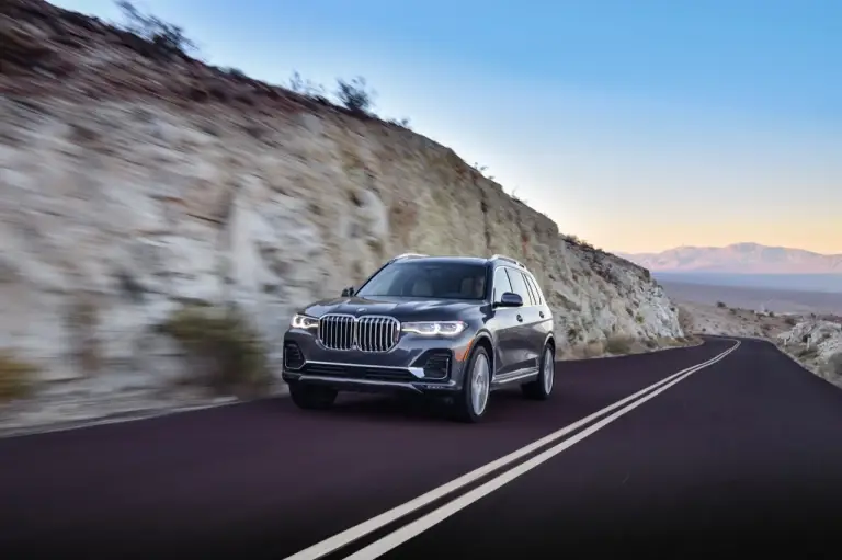BMW X7 - nuove foto - 90