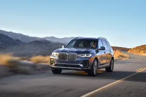 BMW X7 - nuove foto