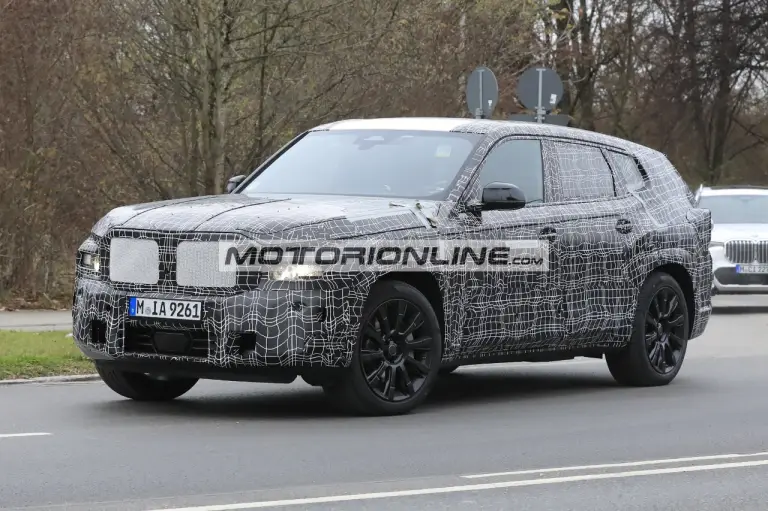 BMW X8 - Foto spia 3-12-2020 - 4