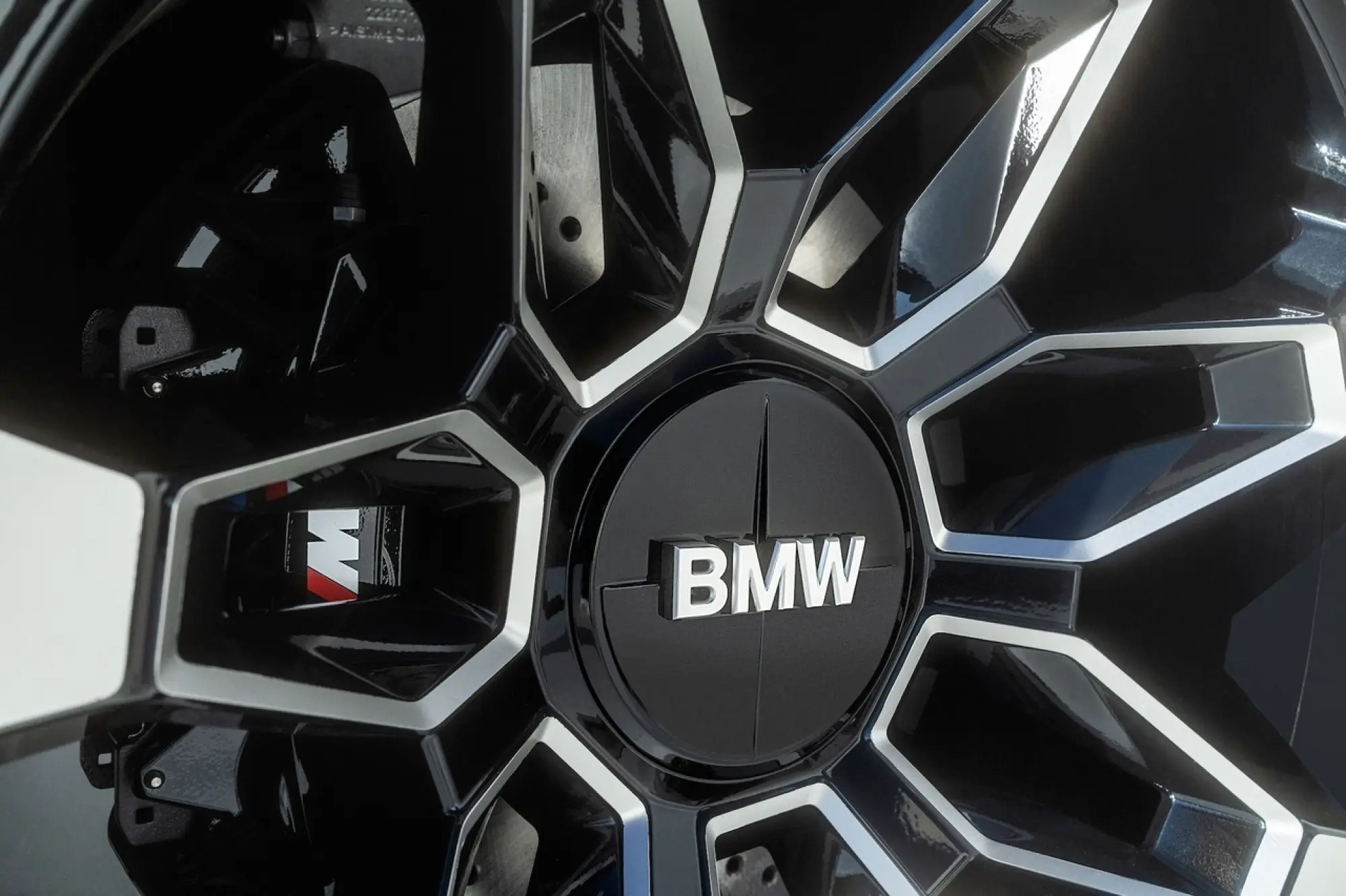 BMW XM concept - Foto ufficiali - 21