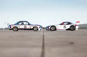 BMW Z4 GTLM 2015 con livrea ispirata alla BMW 3.0 CSL 1975 - 9